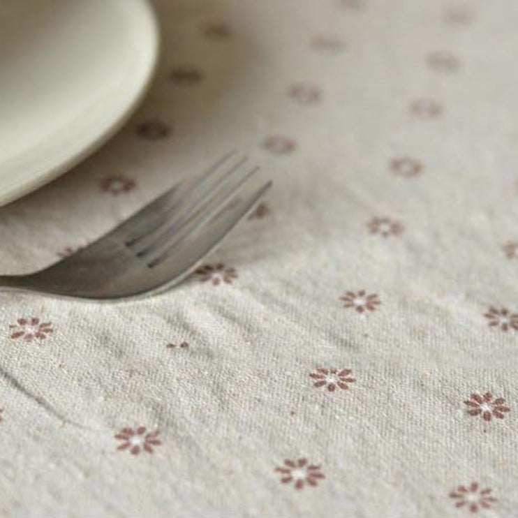 Cotton linen tablecloth with daisy pattern