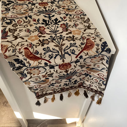 Skanto | Vintage Floral & Bird Jacquard Table Runner