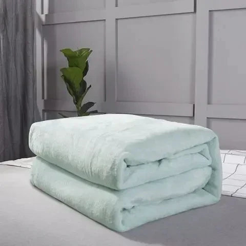 Skanto | Maxime | Cozy Fleece Blanket for All Seasons - Extra Soft and Warm