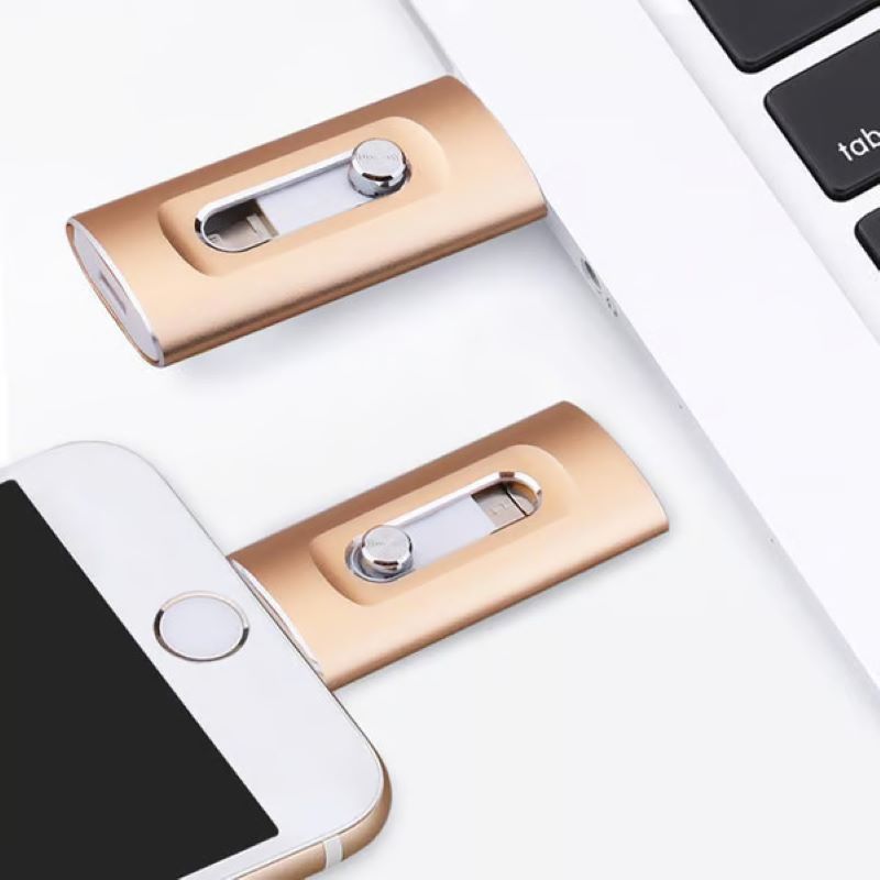3-in-1 USB stick with large storage capacity for mobile phone and computer