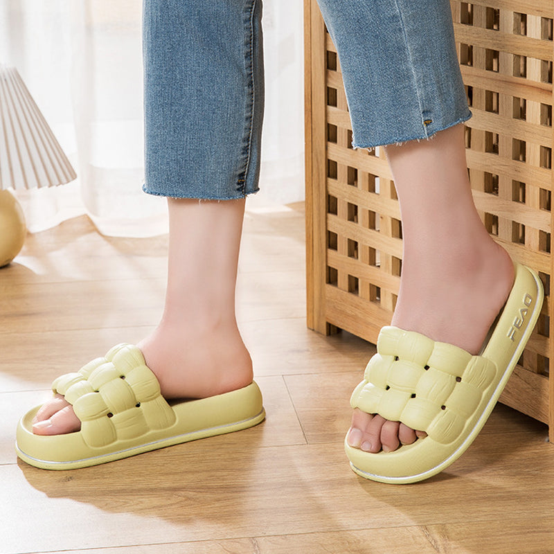 Skanto | Indoor Bread Platform Slippers
