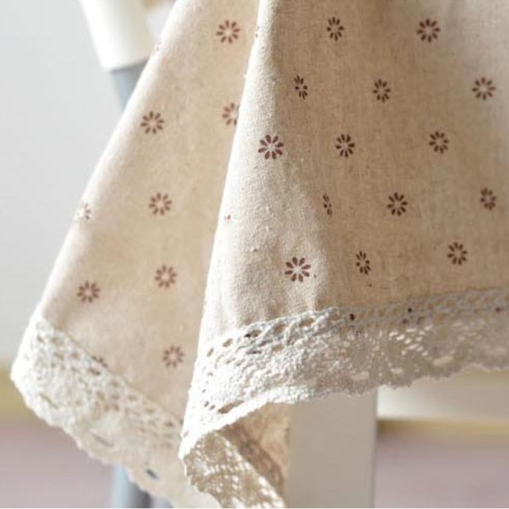 Cotton linen tablecloth with daisy pattern