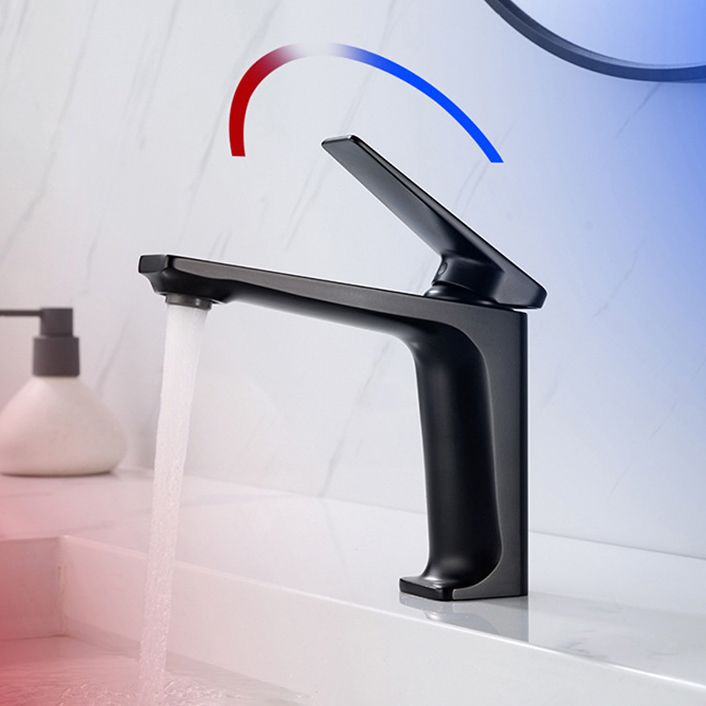 BowLift | Modern centerset bathroom faucet Solid color copper faucet for the bathroom