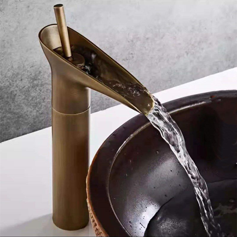 Skanto | Round Single Handle Faucet Country Style Sink Mixer