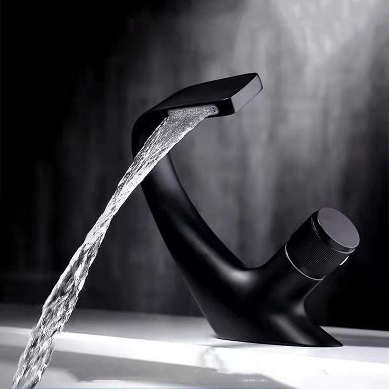 BowLift | Modern Center Connection Faucets Single Lever Faucets with Waterfall Spout