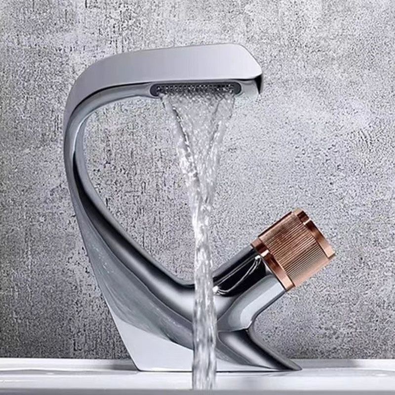 BowLift | Modern Center Connection Faucets Single Lever Faucets with Waterfall Spout