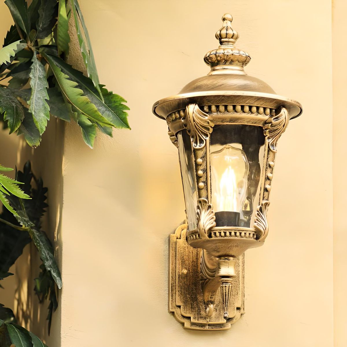 Kalsten | Outdoor Vintage Glass Wall Lantern Light