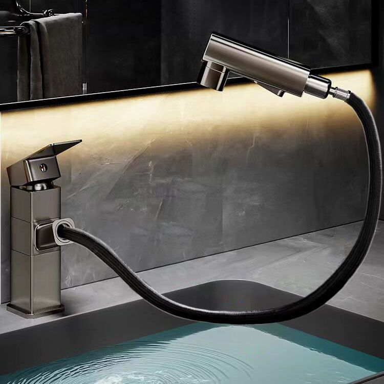 Kitchen Faucet with Swivel Spout, Single Handle Faucet with Pull-Down Sprayer