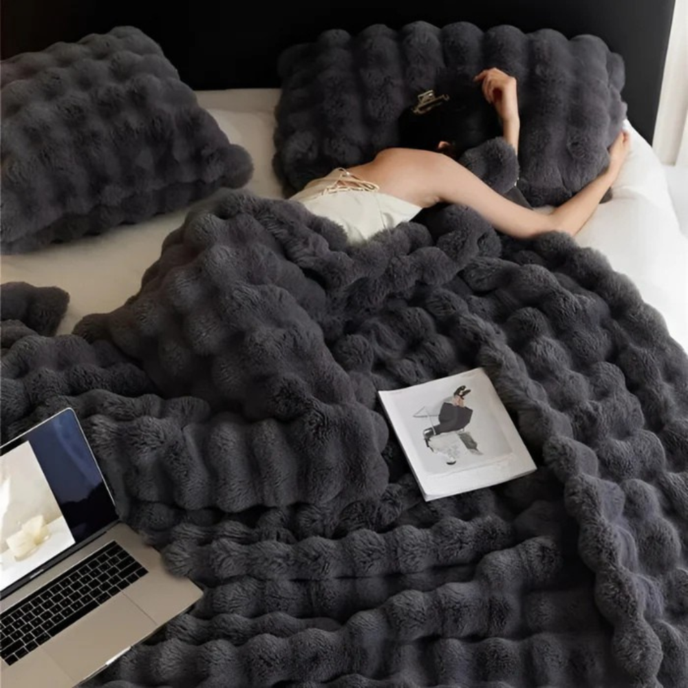 Skanto | Faux Fur Fleece Throw Blanket
