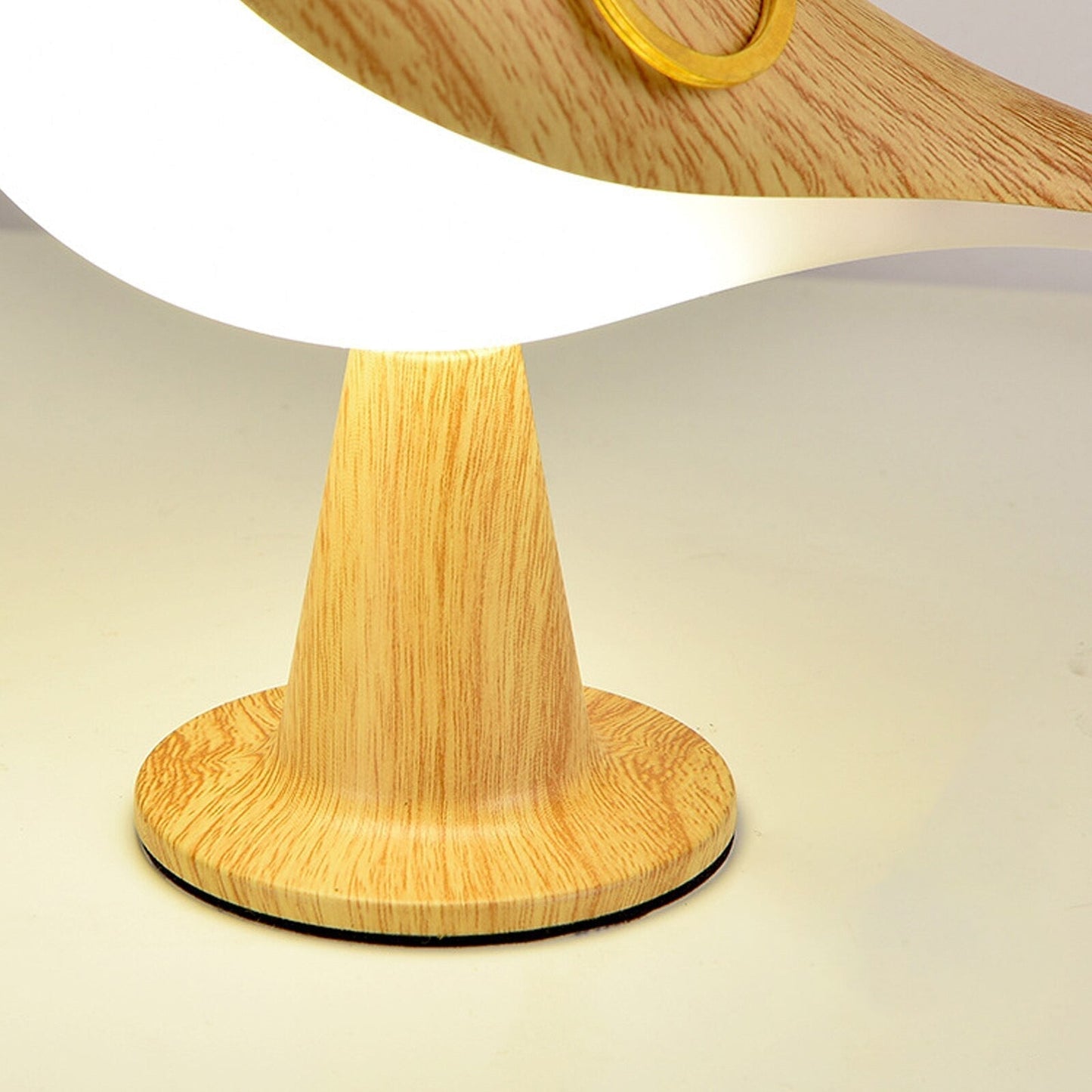 Skanto | Modern Bird Design LED Table Lamp