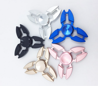 Kalsten | Metallic Finger Fidget Tri Spinner