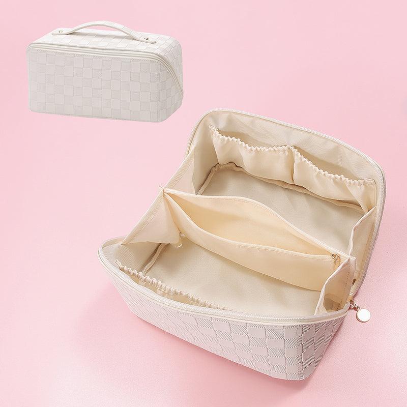 Skanto | Vintage Pattern Handheld Makeup Bag