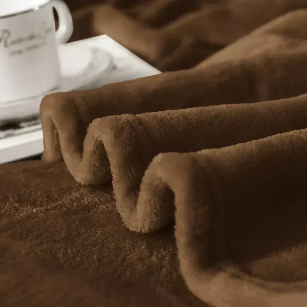 Skanto | Maxime | Cozy Fleece Blanket for All Seasons - Extra Soft and Warm