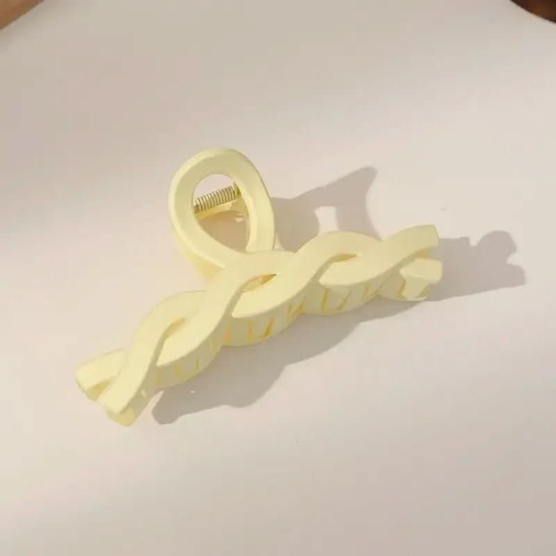 Skanto | Elegant Hair Clip with Strong Hold for All Hair Types