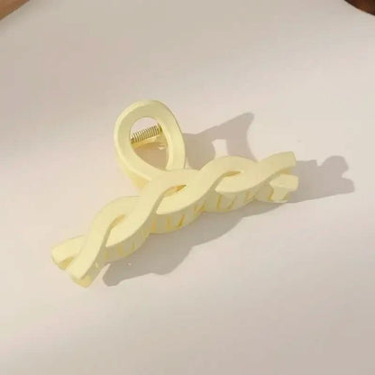 Skanto | Elegant Hair Clip with Strong Hold for All Hair Types