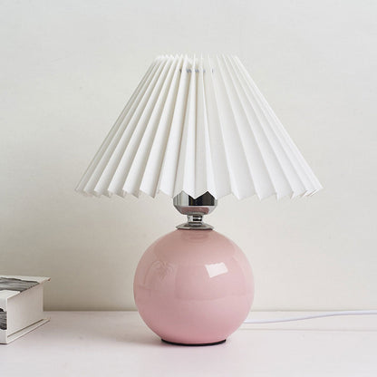 Skanto | Nordic minimalist 1-light table lamp made of ceramic with folds
