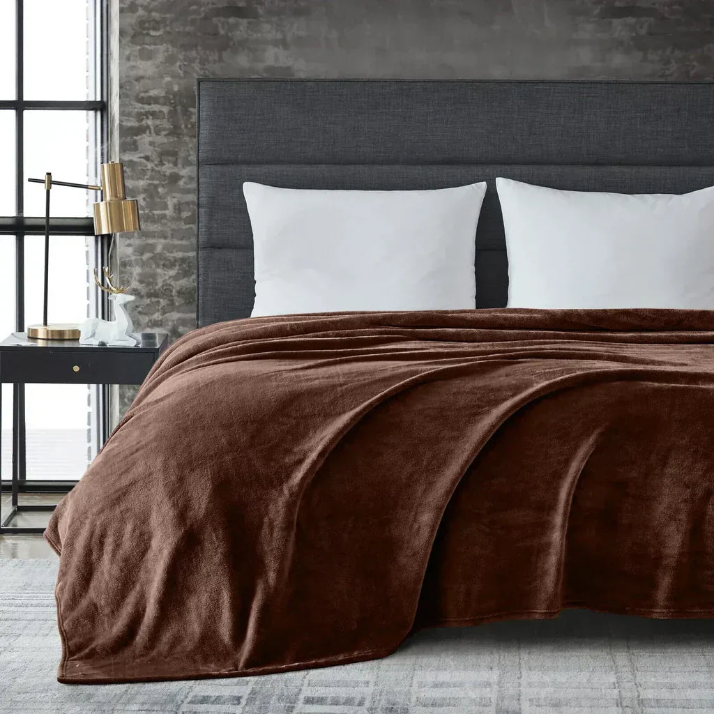 Skanto | Maxime | Cozy Fleece Blanket for All Seasons - Extra Soft and Warm