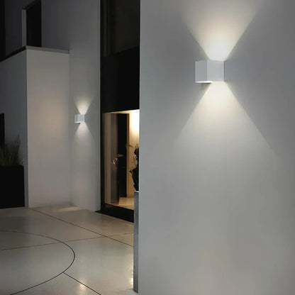 BowLift | Modern Black Aluminium Wall Light