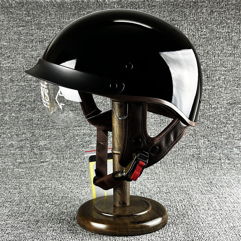 City helmet for choppers with a minimalist design