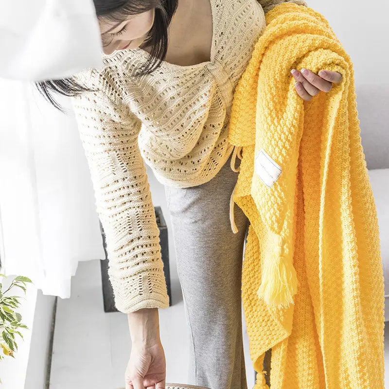 Brehn | Knitted Wool Blanket with Tassels - NordicCozy