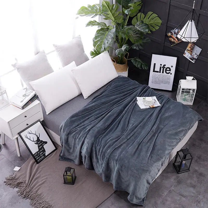Skanto | Maxime | Cozy Fleece Blanket for All Seasons - Extra Soft and Warm