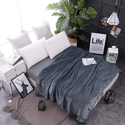 Skanto | Maxime | Cozy Fleece Blanket for All Seasons - Extra Soft and Warm