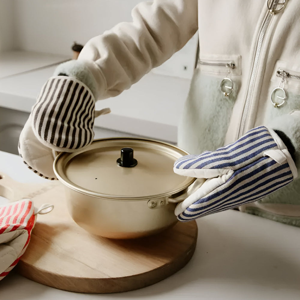 Skanto | Striped Heat-Resistant Kitchen Mitts