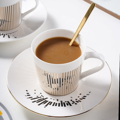 Moving reflection, creative coffee cup, mirror reflection, coffee mug