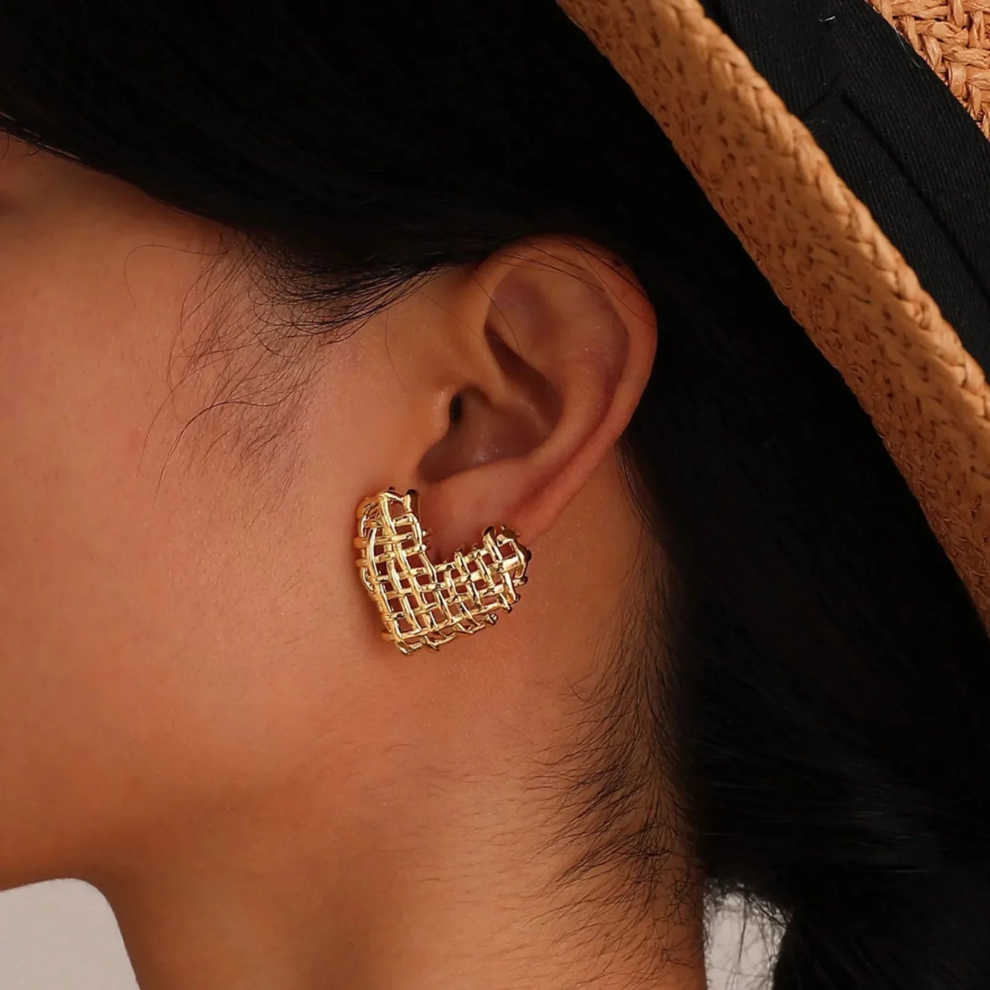 Skanto | 14k Woven Heart Earrings