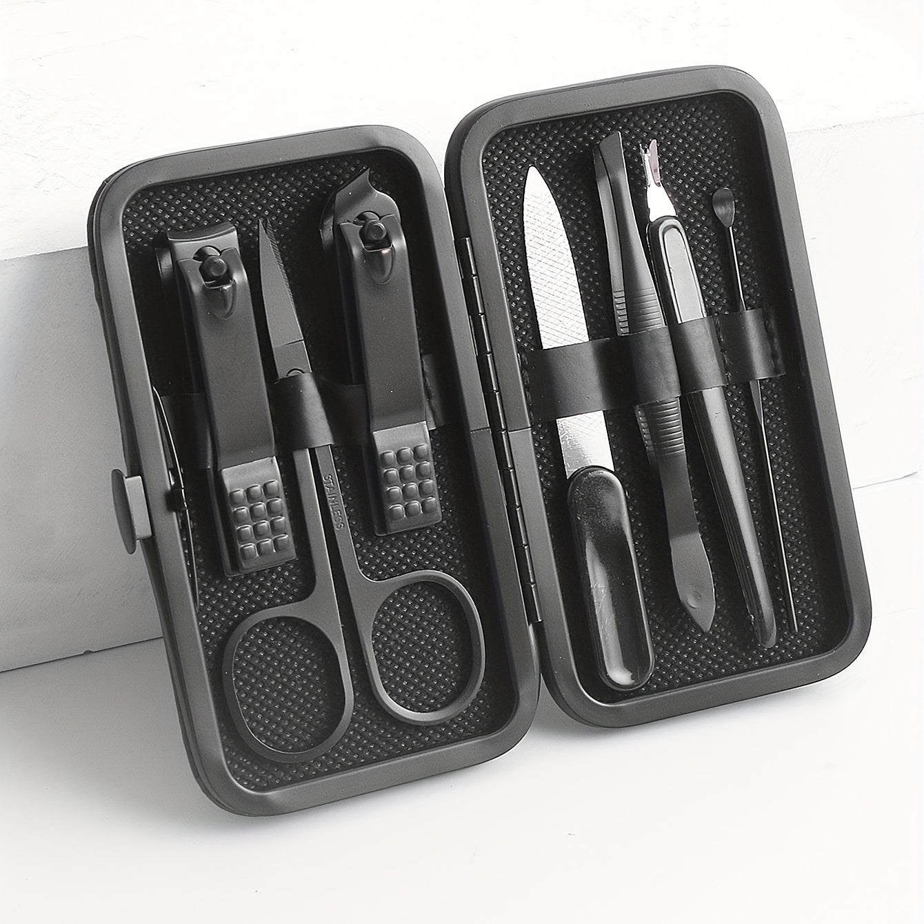 Skanto | 7-Piece Manicure Set with Case