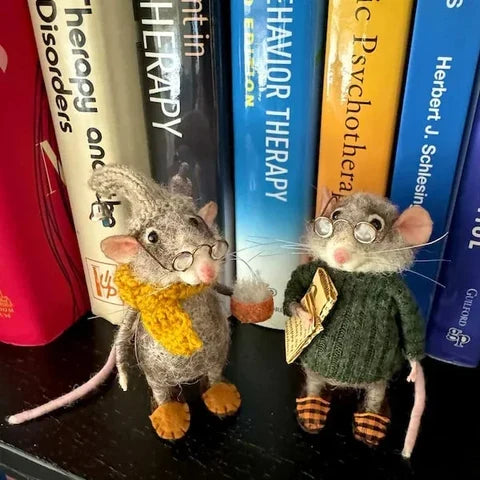 BowLift | Handmade Felted Mouse Decoration | Eco-Friendly Wool | Holiday Ornament & Gift