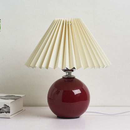 Skanto | Nordic minimalist 1-light table lamp made of ceramic with folds