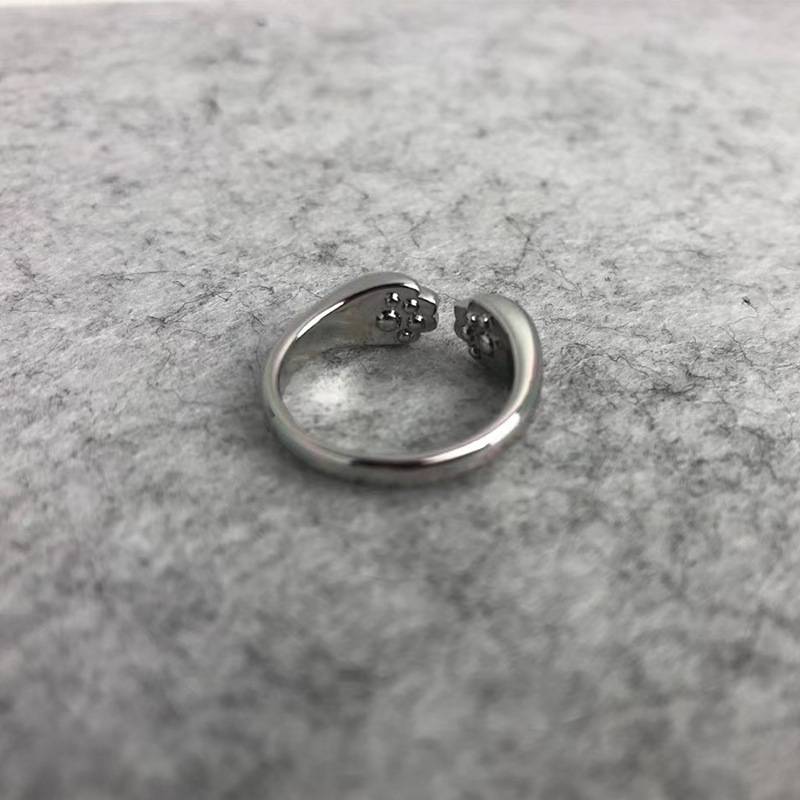Skanto | Paw Print Ring