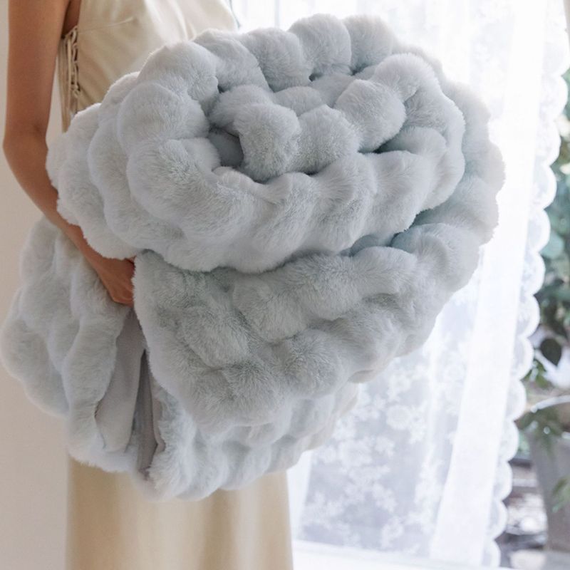 Skanto | Essential for Staying Warm - Soft and Fluffy Blankets