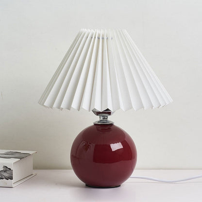 Skanto | Nordic minimalist 1-light table lamp made of ceramic with folds