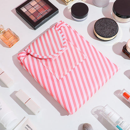 Magical cosmetic bag | Bowlift