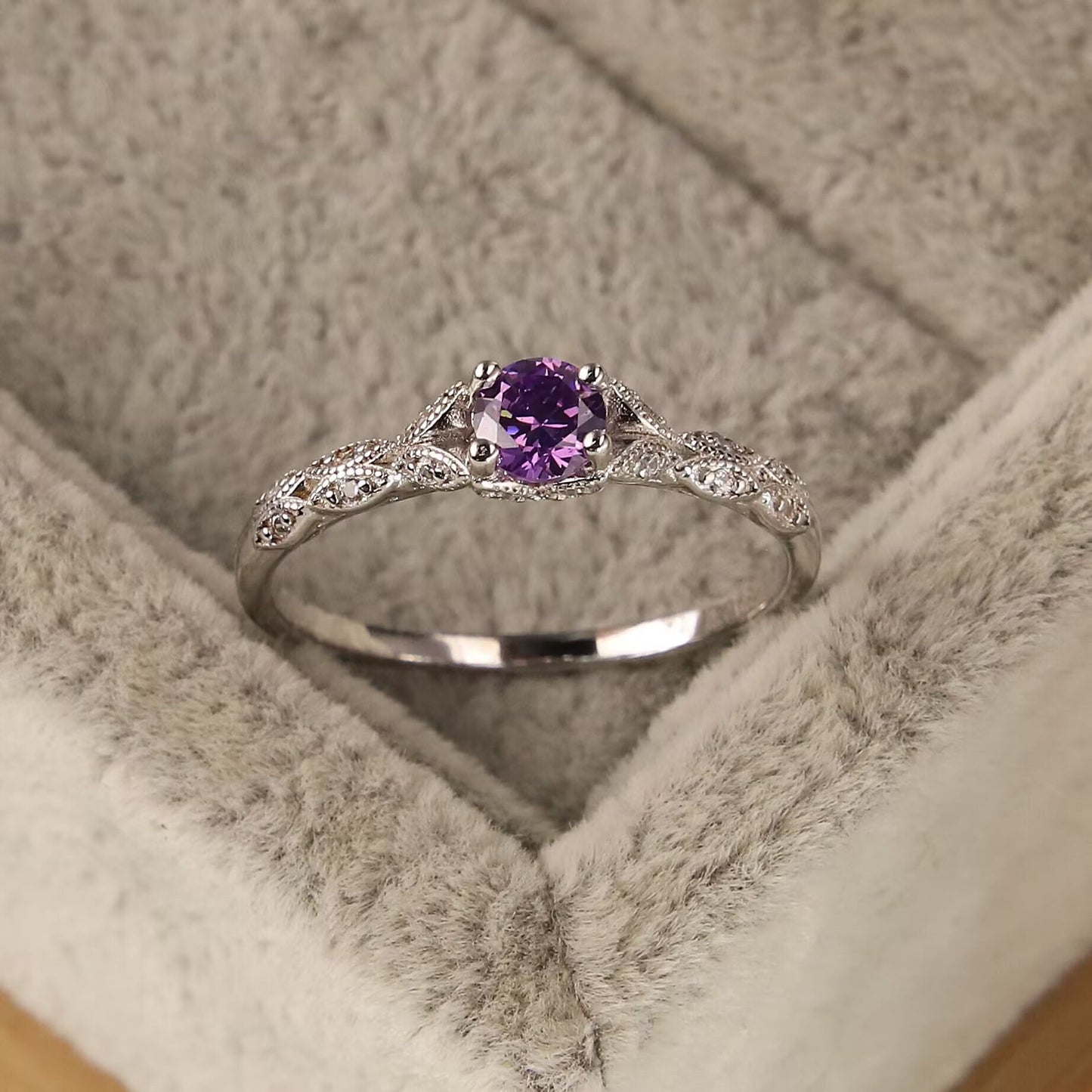 Skanto | Minimalist Amethyst & Zircon Ring - Nova