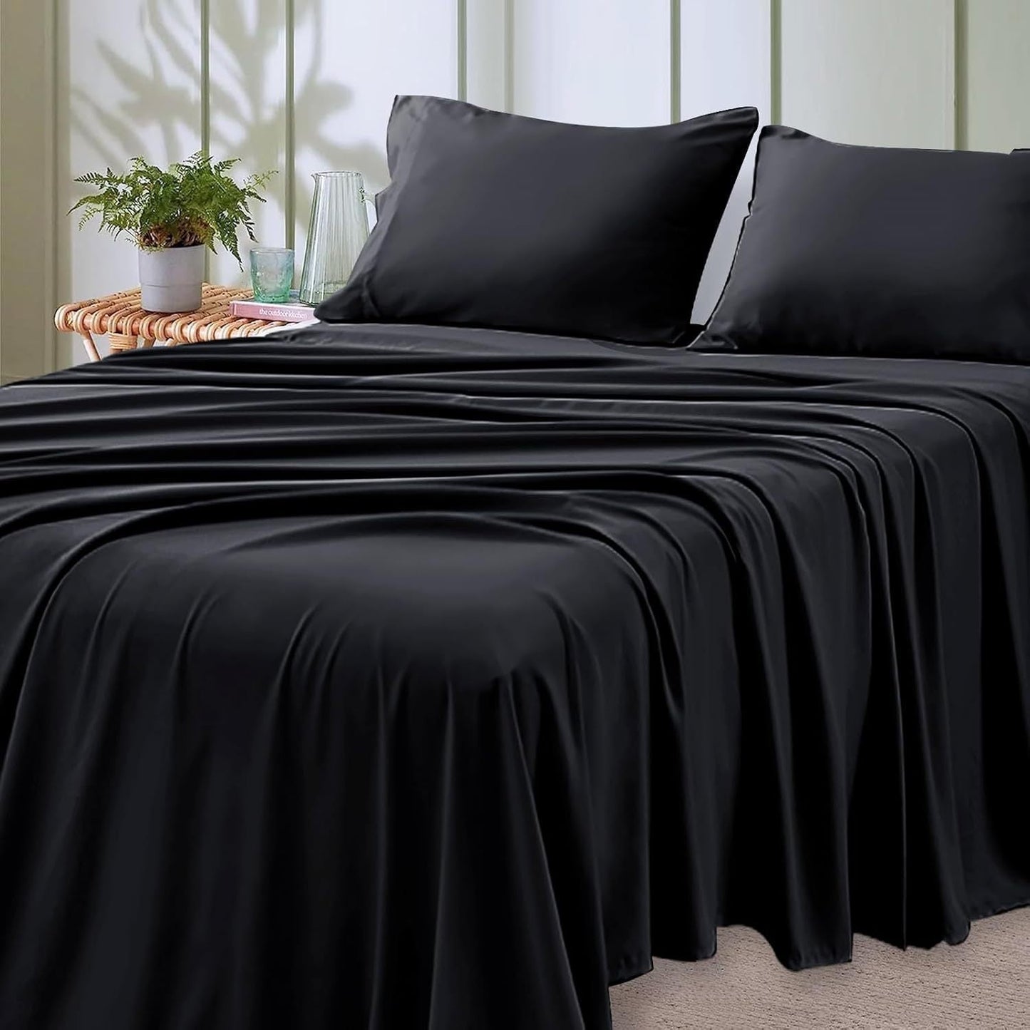 4-piece soft cooling bed sheets for Queen-Size: 14" deep pockets, Luxury Hotel Quality, shrink and fade resistant, easy-care sheet set | Karnz