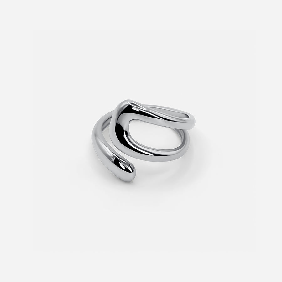 BowLift | Sculptural Silver Ring – Modern Design for Timeless Elegance