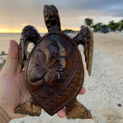 Skanto | Hawaiian Turtle Resin Ornament