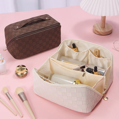 Skanto | Vintage Pattern Handheld Makeup Bag