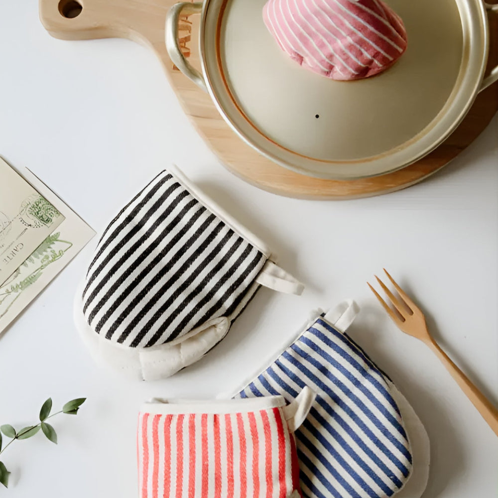 Skanto | Striped Heat-Resistant Kitchen Mitts