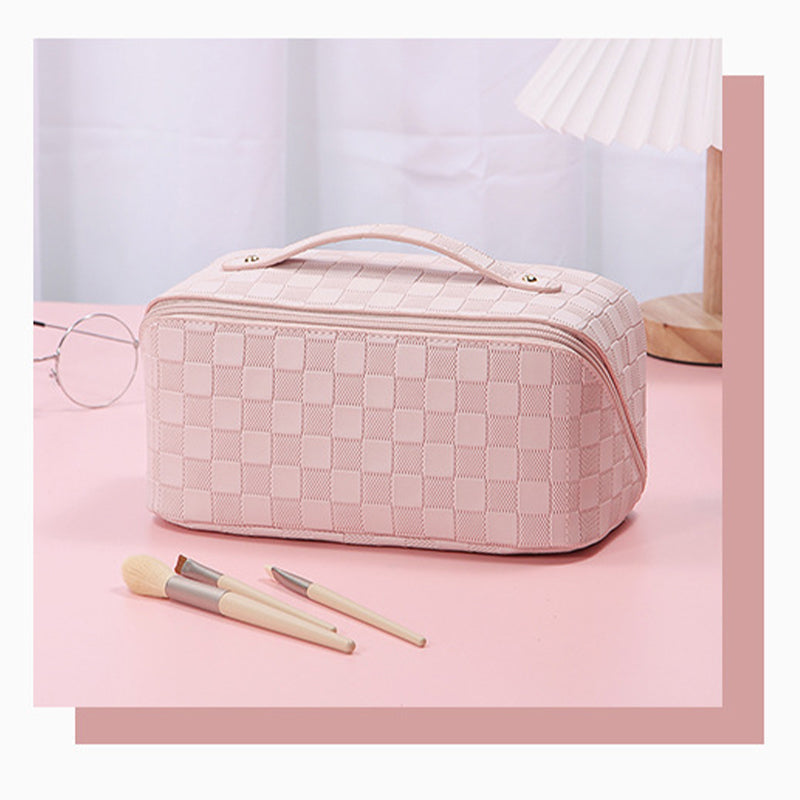 Skanto | Vintage Pattern Handheld Makeup Bag
