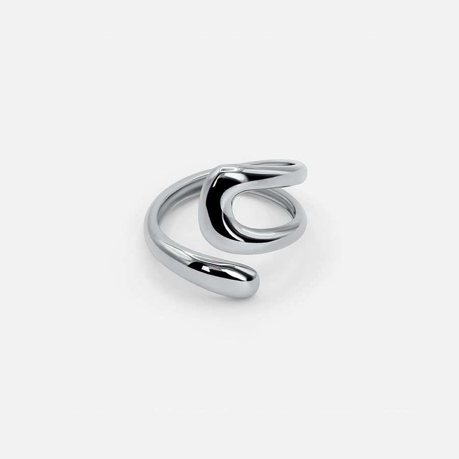 BowLift | Sculptural Silver Ring – Modern Design for Timeless Elegance