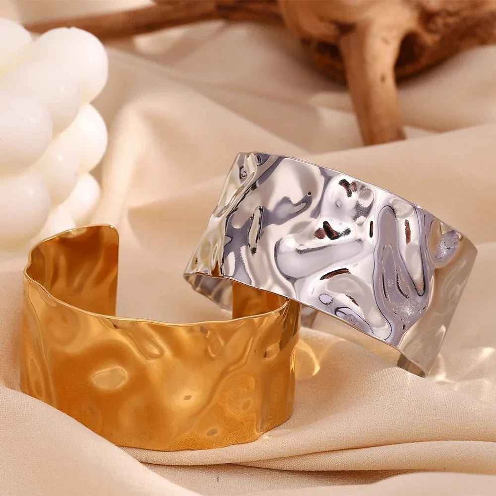 BowLift | 18k Hammered Texture Bangle Bracelets
