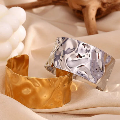 BowLift | 18k Hammered Texture Bangle Bracelets