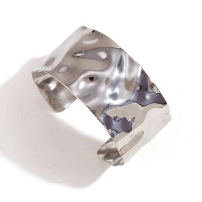 BowLift | 18k Hammered Texture Bangle Bracelets