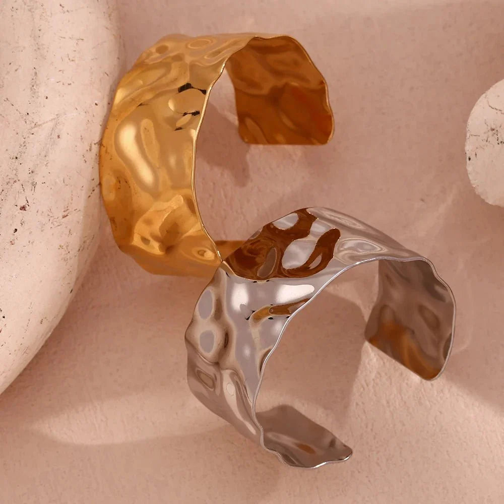 BowLift | 18k Hammered Texture Bangle Bracelets