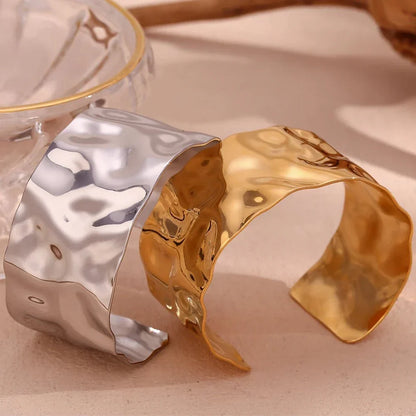 BowLift | 18k Hammered Texture Bangle Bracelets