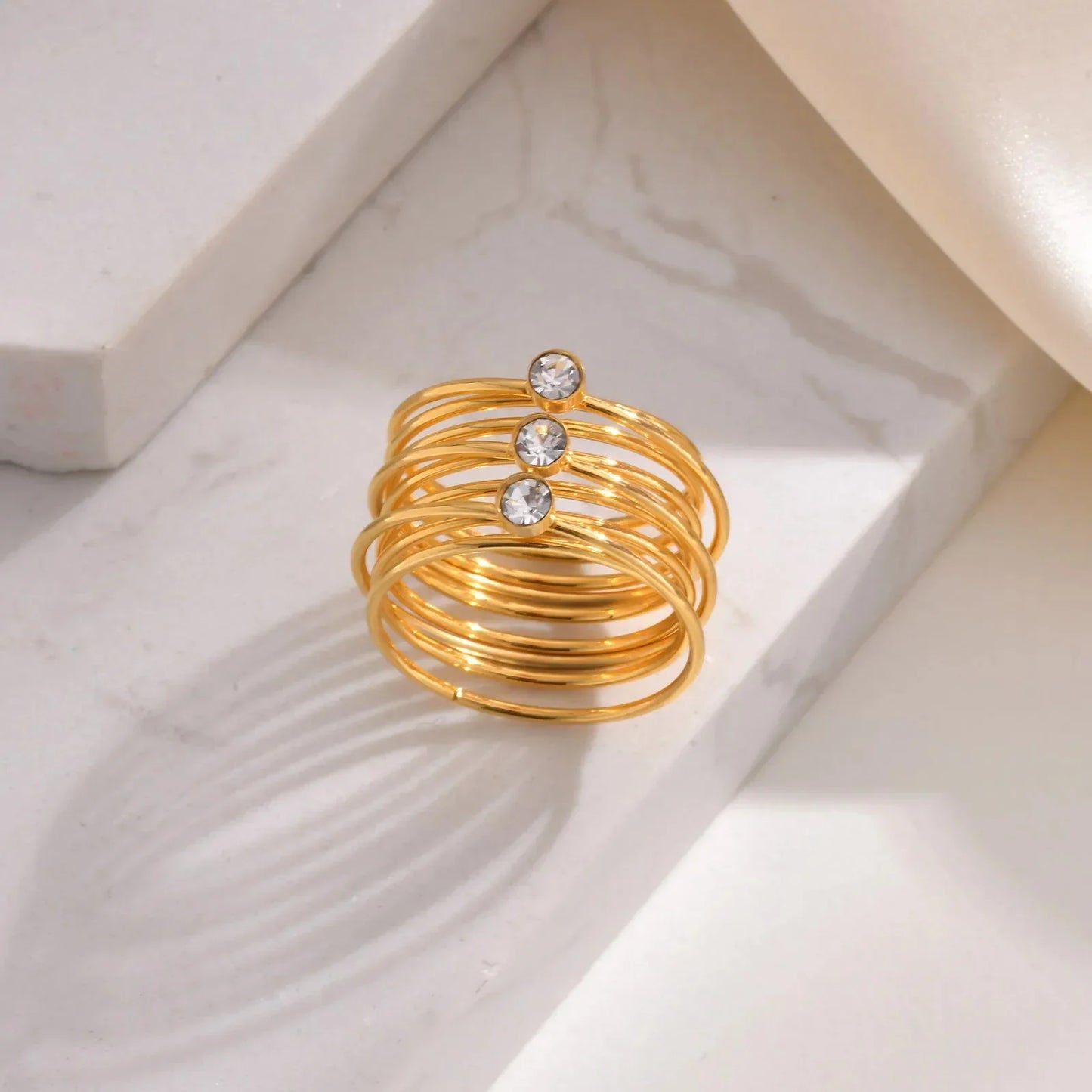 BowLift | 18k Multi Layered Triple Diamond Rings
